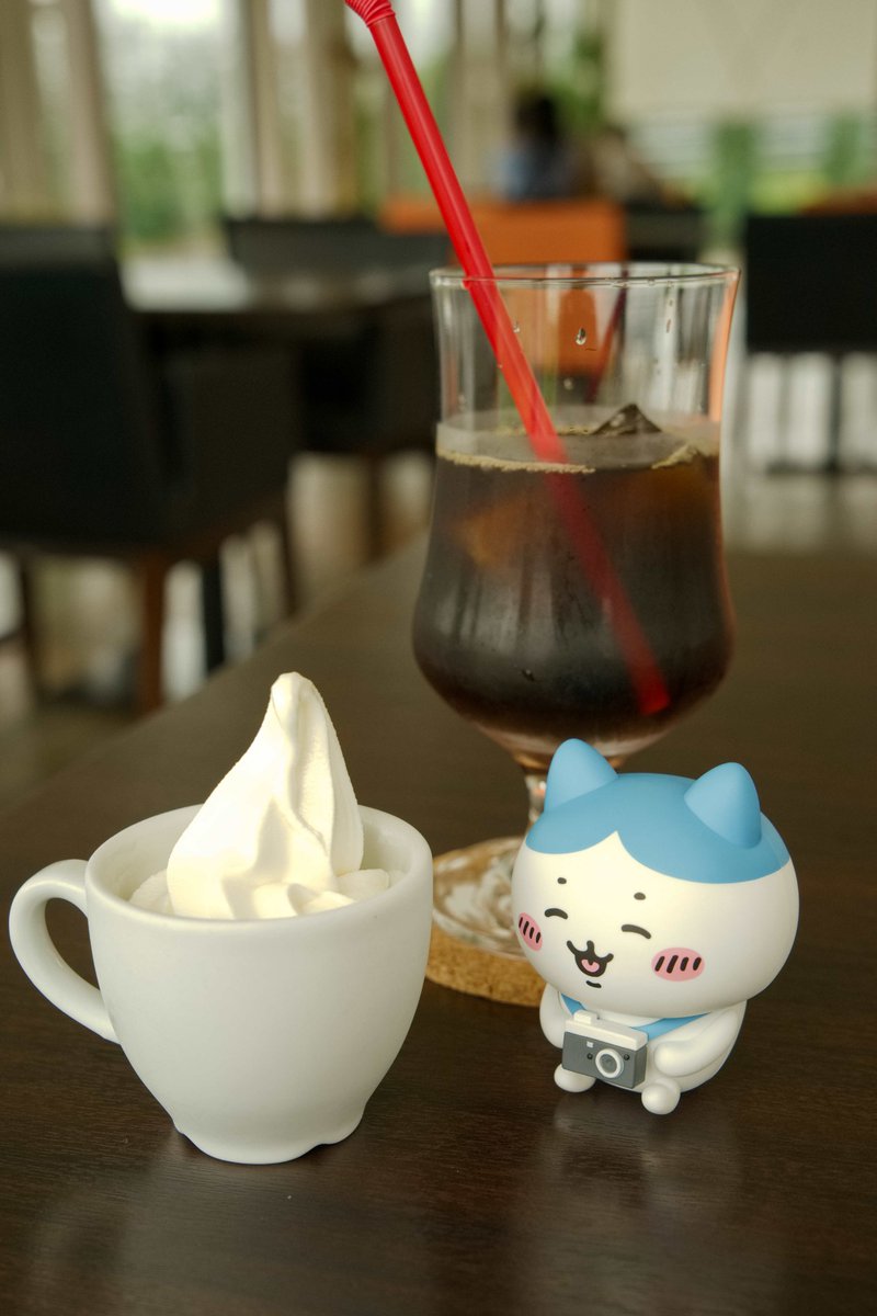 yoji6300's tweet photo. 芽室町郊外のCOWCOWカフェさん。

ハチワレを添えると
F値の設定が一気に難しくなりますな・・・。

#アルファホビー部　
#カフェカメラ族　
#ホビ写 https://t.co/xcc5iSTzQg