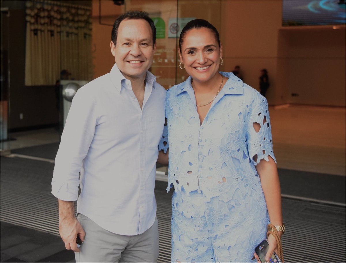 ClementeCH's tweet photo. Mi reconocimiento y felicitación a @TereBaltazarMC por su nombramiento como presidenta de la Comisión Nacional de Transparencia de @MovCiudadanoMX. Estoy seguro de que su experiencia, compromiso y liderazgo contribuirán a fortalecer este importante espacio. ¡Mucho éxito en esta nueva responsabilidad!