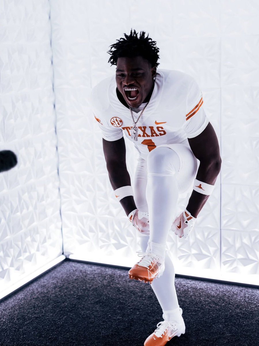 CJVogel_OTF's tweet photo. Composite 5-star Richmond Randle RB Landen Williams-Callis has committed to #Texas.

Ran for 3,502 yards and 59 TD in 2025.

OTF: https://t.co/m4LSH2wm4o https://t.co/aSvSlbedzS