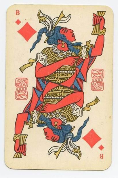 Cuauhtemoc_1521's tweet photo. En 1975, la Unión Soviética publicó un excepcional set de naipes diseñado por el artista gráfico ruso V.M. Sveshnikov en la Colour Printing Plant de Leningrado, inspirado directamente en la iconografía antigua maya de México para honrar los avances del lingüista Yuri Knorozov en el desciframiento de los glifos; las tradicionales figuras de reyes, reinas y jotas fueron reemplazadas por personajes, dioses y elementos de la mitología mesoamericana —incluyendo representaciones como la de Lady Xoc de Yaxchilán y glifos del calendario Tzolkin—, convirtiéndolo en una verdadera rareza cultural que demuestra que la admiración por las culturas originarias de #México no tiene fronteras.