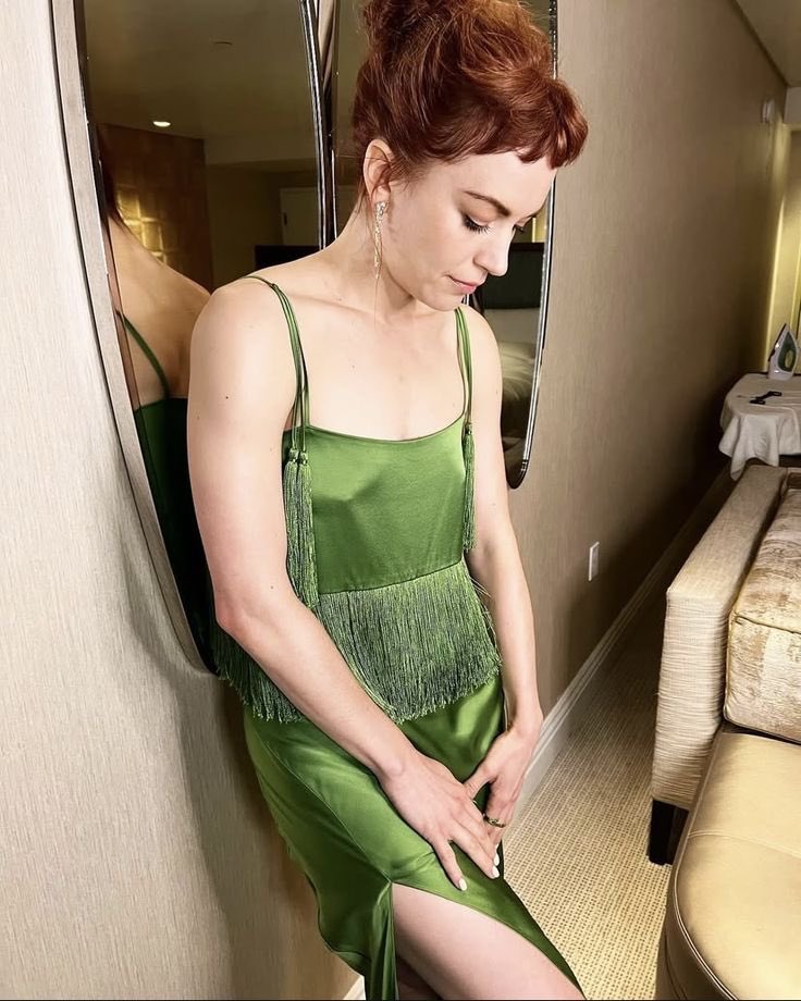 MadamDarcyWrite's tweet photo. Mark and Helena? On a cruise? Certainly nothing can go wrong in this situation https://t.co/QiLKSgjVfd https://t.co/afGVQW3ucK