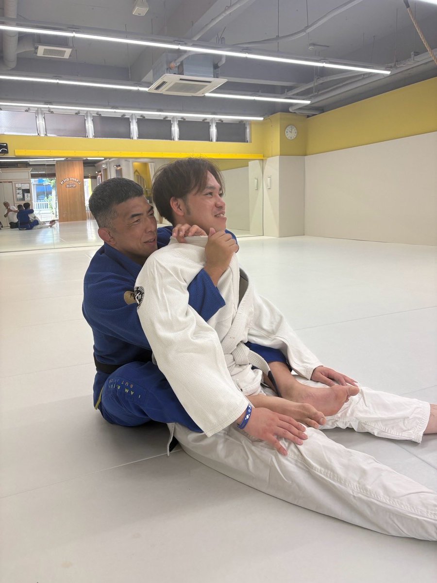 LWSassociation's tweet photo. アンバサダー三好さんが、“アマゾン”ことアマゾン大輔さんにインタビュー！

ブラジリアン柔術を体験しながら、「正解がないから、自分の形を探し続ける」という競技哲学について語り合いました。

野球と柔術、異なる競技だからこそ見えた共通点とは！

#三好大倫
#アマゾン大輔
#柔術
#LWS協会 https://t.co/jOvw1TQPnj