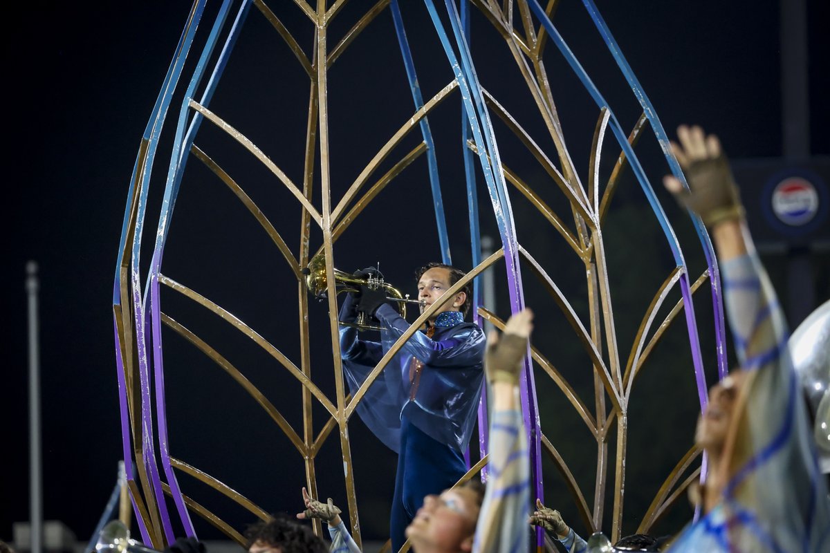 PCDrumCorps's tweet photo. classic photos from Midwestern for a classic night 🦋 https://t.co/MWFLAWya1N