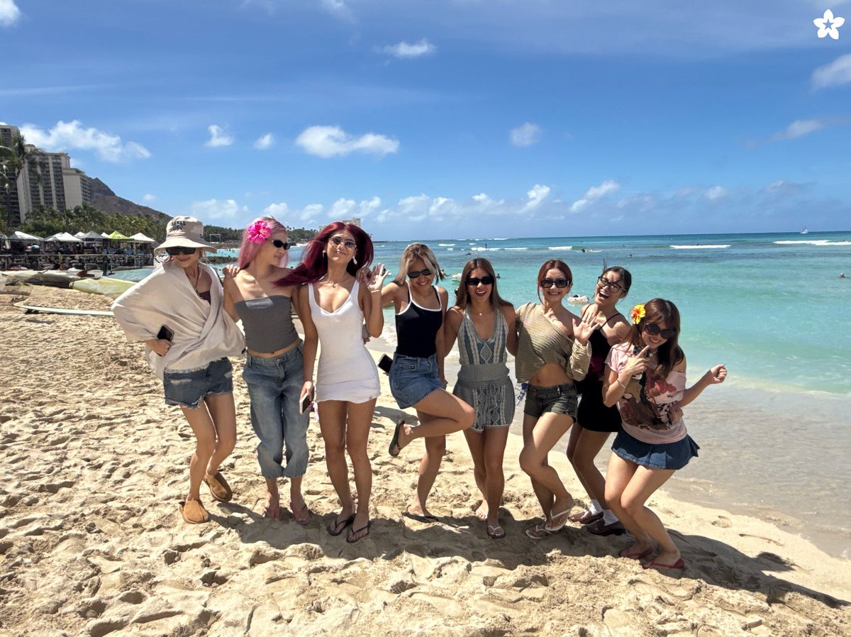 BINI_ph's tweet photo. Beach view, sunny skies, and Blooms we'll be partying with later? Sounds like a perfect day in Honolulu 🌺☀️

Kita-kits at the Neal S. Blaisdell Arena! EYYYYYY!😎🤙🏻

#BINI #BINI_SIGNALS_WORLDTOUR_2026 #BINI_SIGNALS_HONOLULU https://t.co/0AKCc0jj18