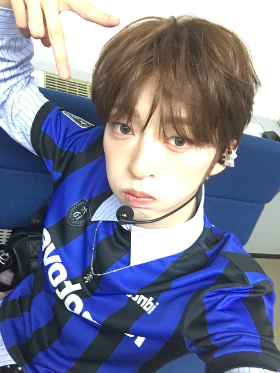 rrang22_'s tweet photo. 260802 코스모룸

어디서나 당당하게 걷길! 프리티 보이(swag)

#idntt #아이덴티티 #itsnotover
#조은찬 #choeunchan https://t.co/i4vxq4Ym1i