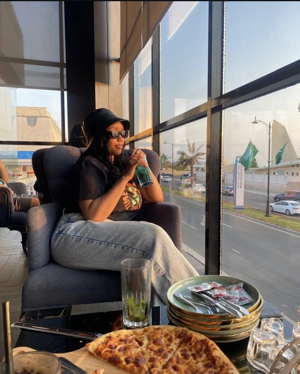 Simmy_R313's tweet photo. South Africa
Monaco
France
Saudi Arabia https://t.co/uZvqhPbCVd
