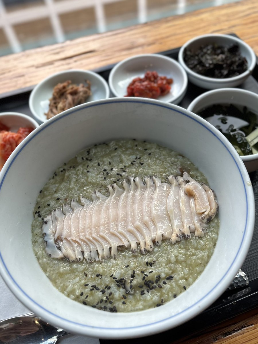 majyokkorei's tweet photo. 韓国 二杯目のあわび粥。あまりにも、あまりにも、美味しすぎる！！！！！！！ https://t.co/tLb3KqbjrG