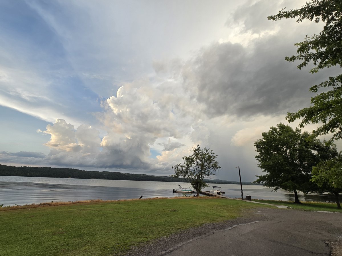 peeweekj's tweet photo. @spann And the aftermath https://t.co/fEY2lC2Uom