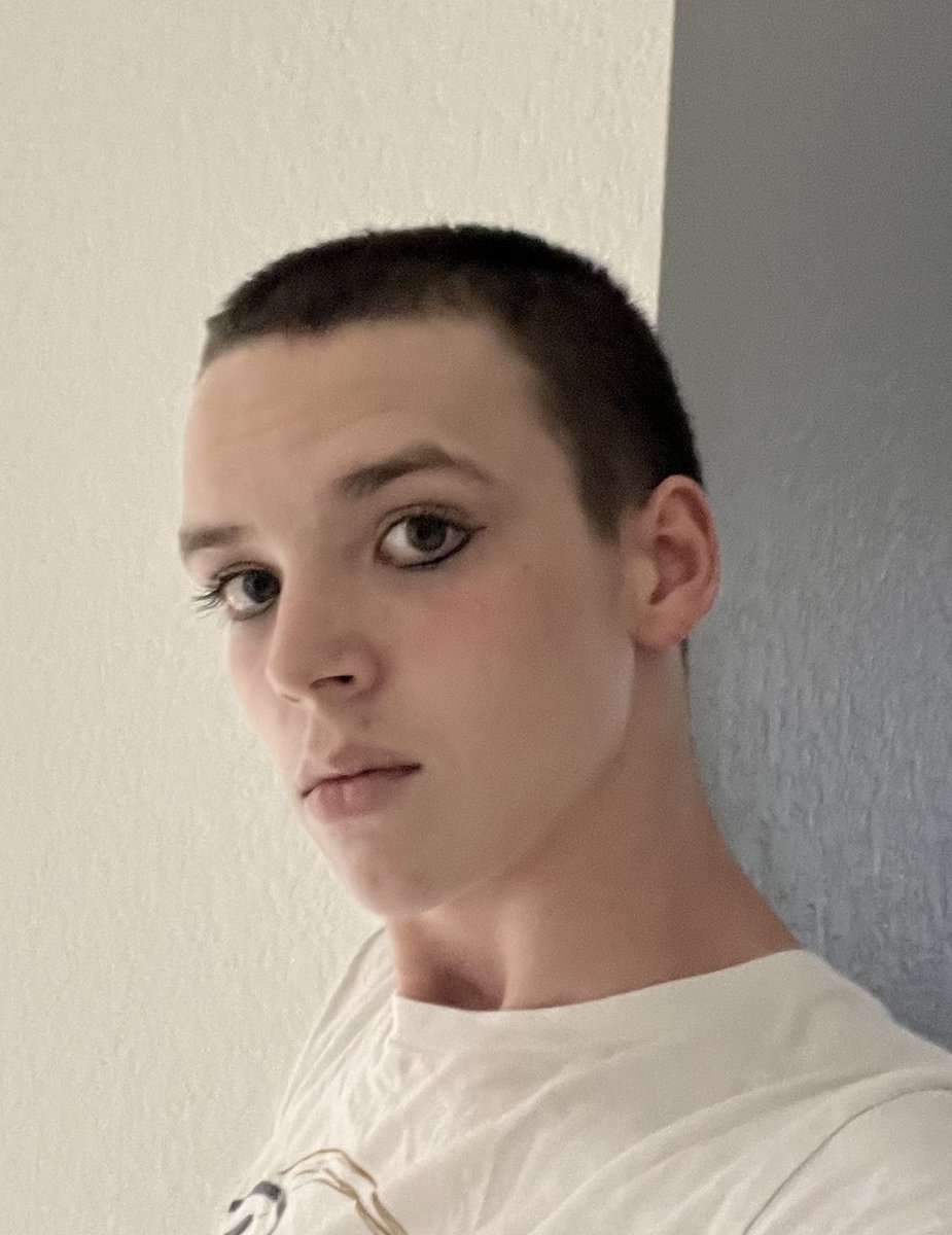 phrog_scorpse's tweet photo. 1 year of estrogen, visualized https://t.co/40mMAtLH1g