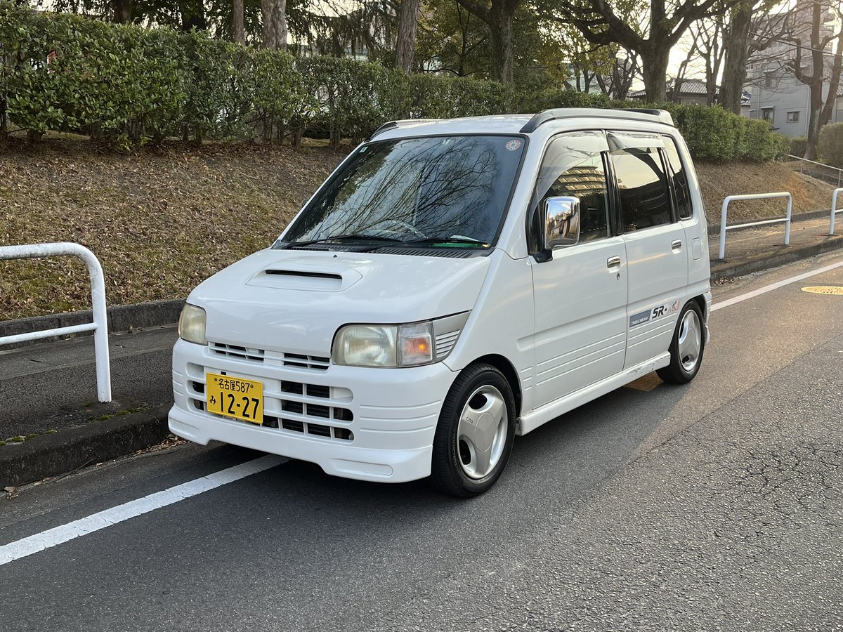 Kanzaki_1800GL's tweet photo. 【ゆるぼ】
ちょいと台数減らしたいんでどなたか初代ムーヴ欲しい方いませんか？
割とボロいです()

15万希望(値下げ交渉あり)

↓続く https://t.co/12WALCCc0e