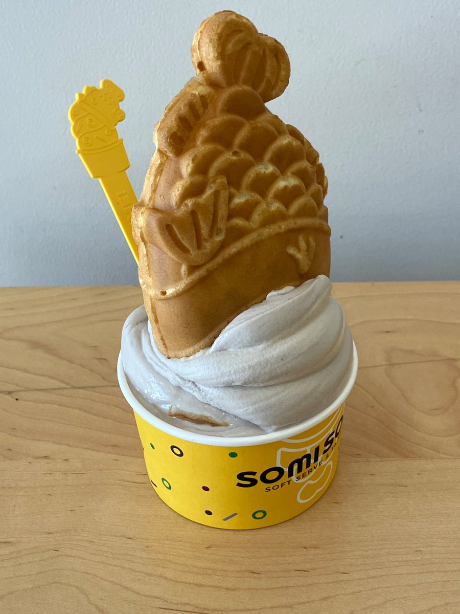 mootsheep's tweet photo. he engorges himself on my ice cream, not knowing that he too will be my food!! https://t.co/DVl56tAJsM