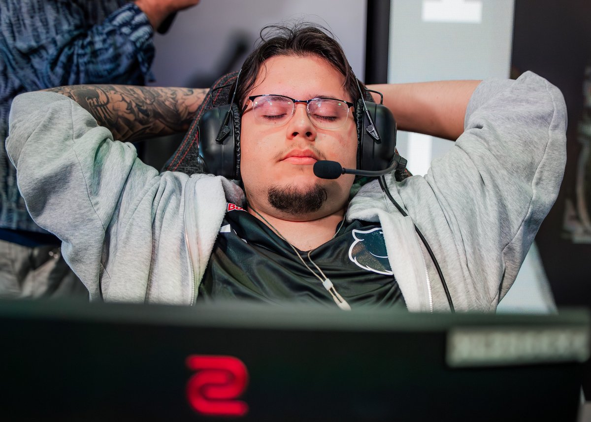 nandoshowww's tweet photo. 🇧🇷 FURIA PERDE PARA 🇺🇸 ENVY E CHEGA À NONA DERROTA SEGUIDA EM 2026

A FURIA perdeu, de virada, para a ENVY, por 2 a 1. A equipe brasileira não vence desde 02 de maio, quando bateu a Sentinels por 2 a 1. Nos últimos dez jogos, apenas uma vitória, justamente a citada acima. 

A FURIA está 0-4 e, com o resultado, pode estrear no play-in contra uma equipe do tier 2. As últimas duas colocadas de cada grupo abrem a próxima fase contra uma das quatro equipes do Challangers: 2GAME, M80, BESTIA ou La Masia.

O último jogo da FURIA será na próxima quinta-feira (6), às 18h (horário de Brasília), contra a Evil Geniuses.