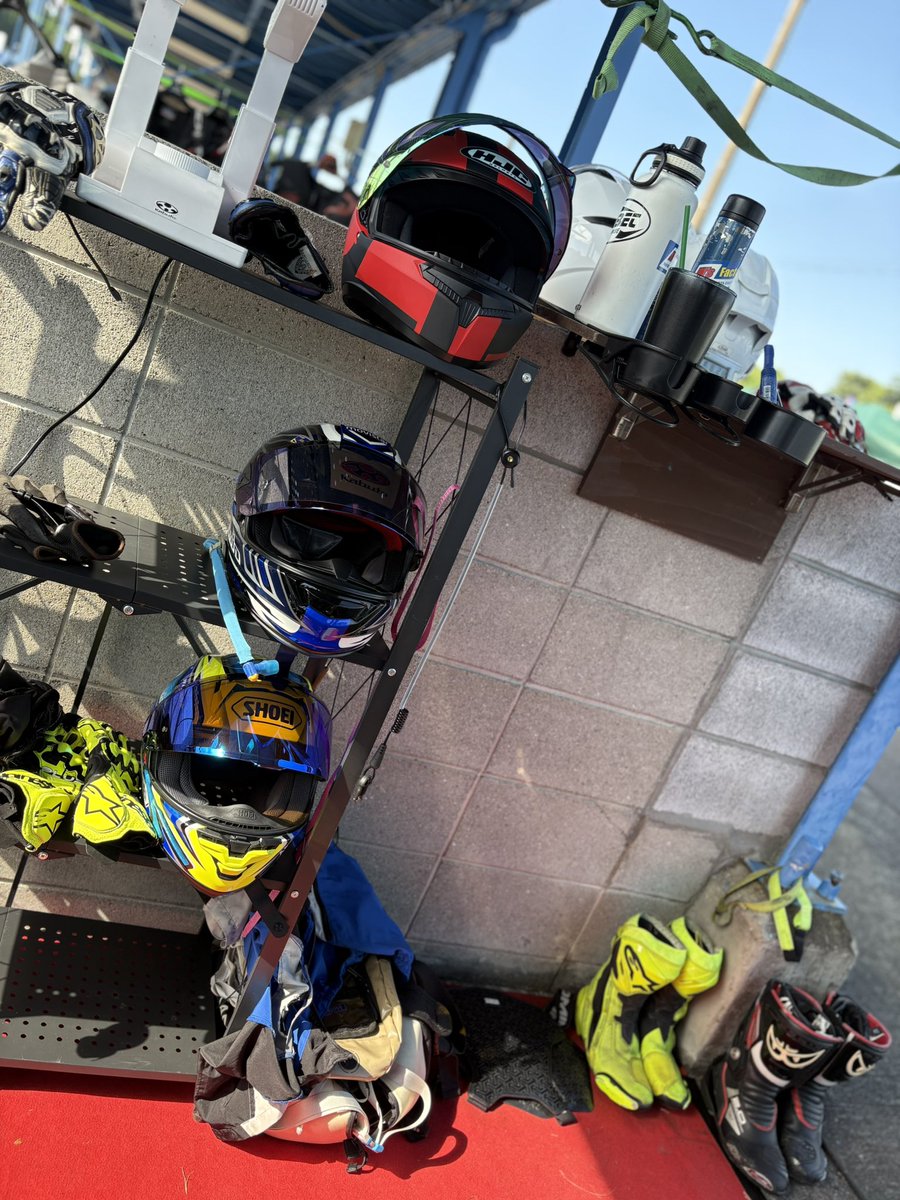 riechi____'s tweet photo. 今日も絶好調👍
今日もいい天気☀️
予選はいつものこのお方🏁
始まりますよ〜🙌
いってら〜👋
#ミニバイク祭
#SPA直入
#MsFactory https://t.co/COyL0luZPg