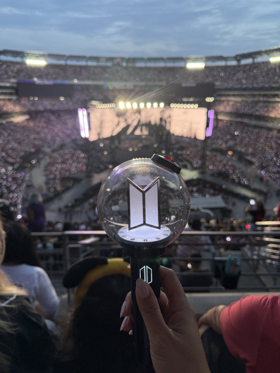 seokjaney's tweet photo. 💜💜💜 https://t.co/Sfttqcpw0C