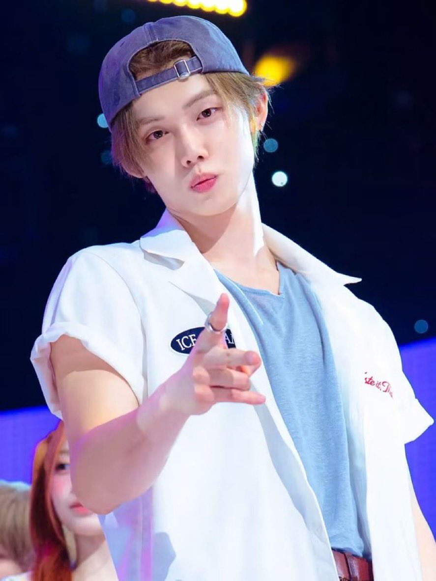 Yeon_gitsune's tweet photo. Hi @DJClymaxxx and @Shem! We'd like to hear @TXT_bighit #YEONJUN_IceCream on #SetItOff please🍨🩵 https://t.co/D8ywwazr01