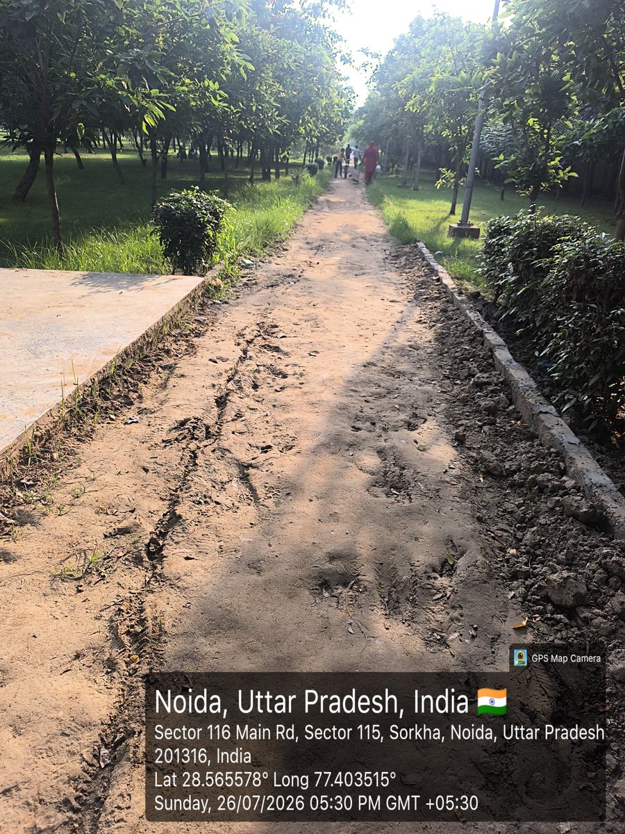 SandeepBhati01's tweet photo. @noida_authority @dmgbnagar @Uppolice @noidapolice 🚨 जनहित में तत्काल संज्ञान लें।

सेक्टर-115, सोरखा के नोएडा प्राधिकरण पार्क का 300m रनिंग ट्रैक क्षतिग्रस्त है। 2 Reminders के बाद भी @noida_authority की ओर से कोई कार्रवाई नहीं हुई। यह बच्चों, महिलाओं व रनर्स की सुरक्षा का मामला है। @CMOfficeUP कृपया तत्काल हस्तक्षेप करें। https://t.co/V2bxPZkpjc