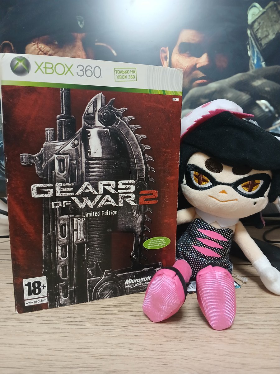 ShizikProsto's tweet photo. @yuinendroid My collection is small, and it's currently cramped. But I love her.

+ I have a Callie plush that likes to hang out in another fandom. https://t.co/5evAcQsTHd