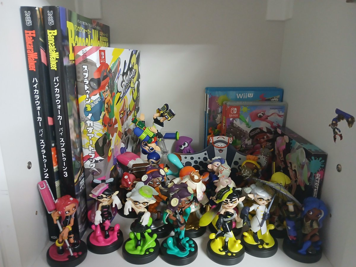 ShizikProsto's tweet photo. @yuinendroid My collection is small, and it's currently cramped. But I love her.

+ I have a Callie plush that likes to hang out in another fandom. https://t.co/5evAcQsTHd