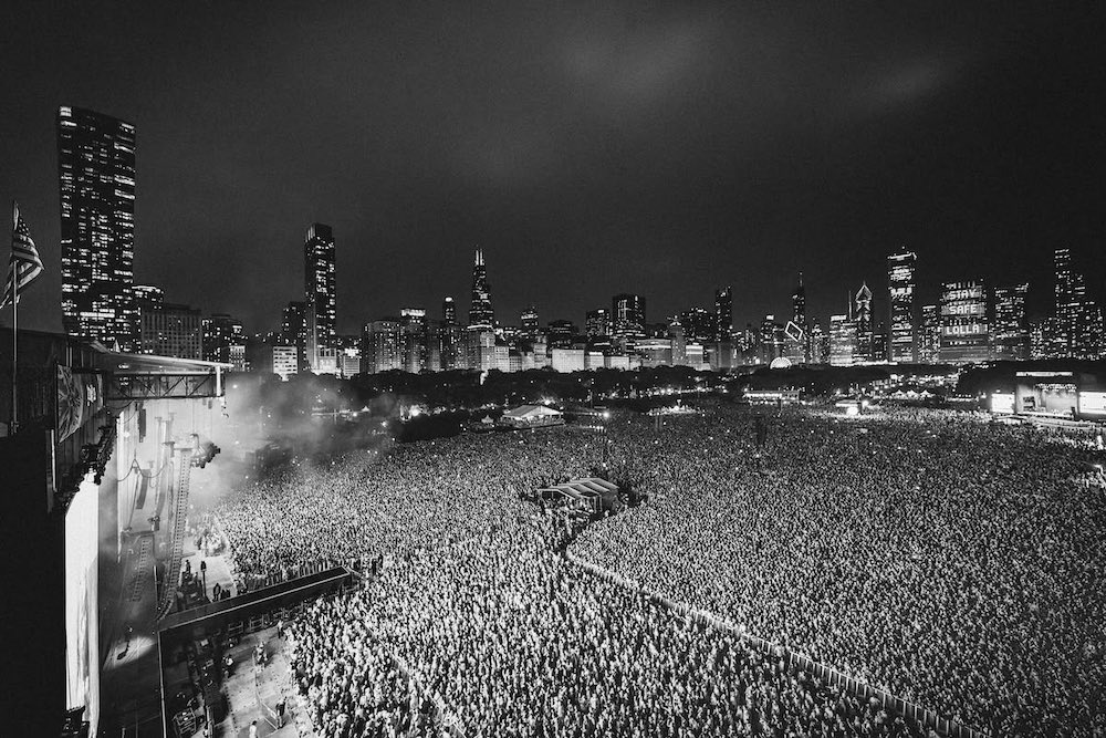 iriptheslitt's tweet photo. charli xcx’s crowd at lollapalooza https://t.co/9NOTtL1BEW