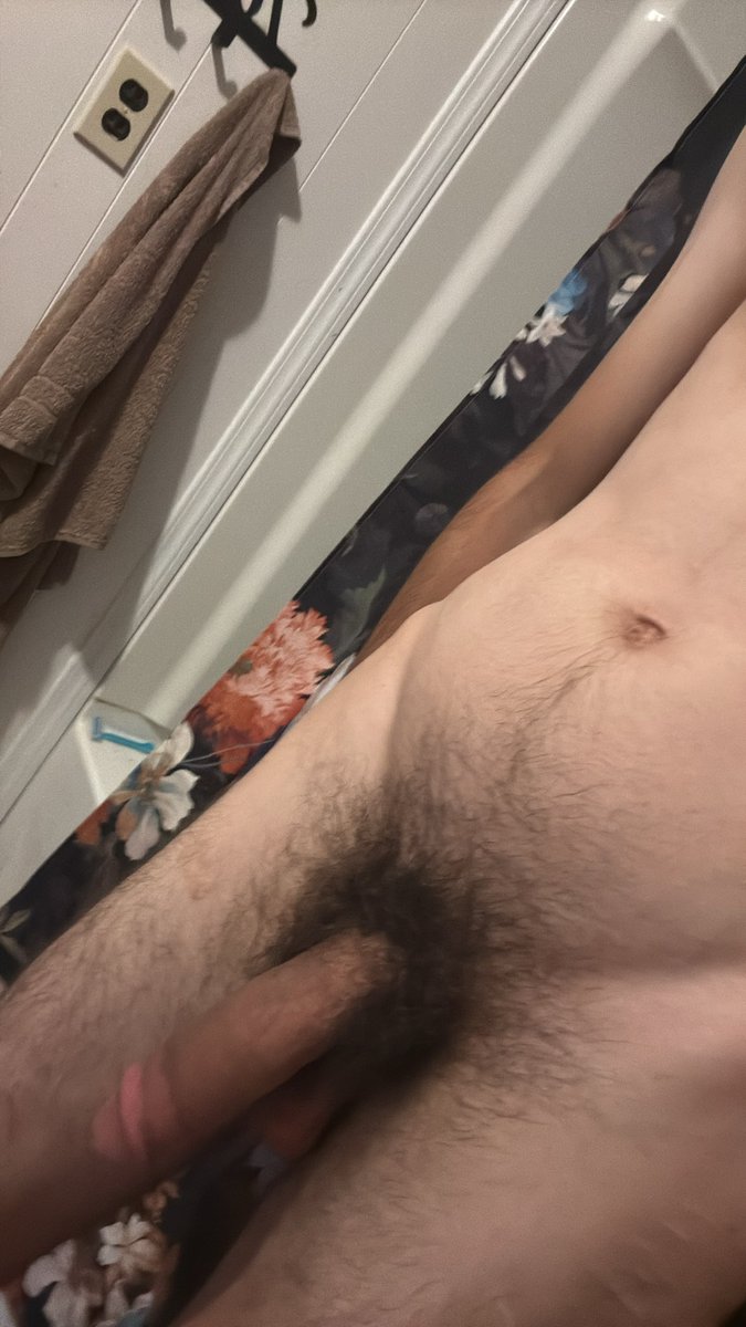 DaBoogas's tweet photo. 19 showering dm me and join https://t.co/OrwiaF6vSR
