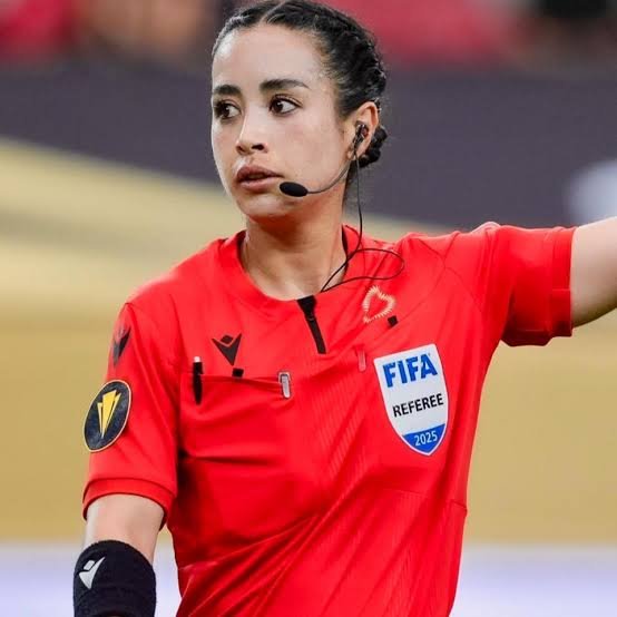 tetragastesta2's tweet photo. Quiero ver qué la liga castigue a esta señora

Es el peor arbitraje en años, pero no le harán nada porque la señora se mueve con bandera de feminismo.

No tiene nivel para primera división, Katia Itzel no es árbitro https://t.co/saj1Afug4K