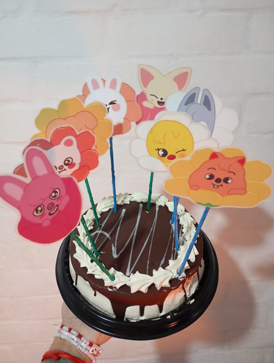 goldensmanager's tweet photo. Feliz cumpleaños Stay🦋🦋🪄🪄🫶🏽🫶🏽 https://t.co/8pCXAjuieN