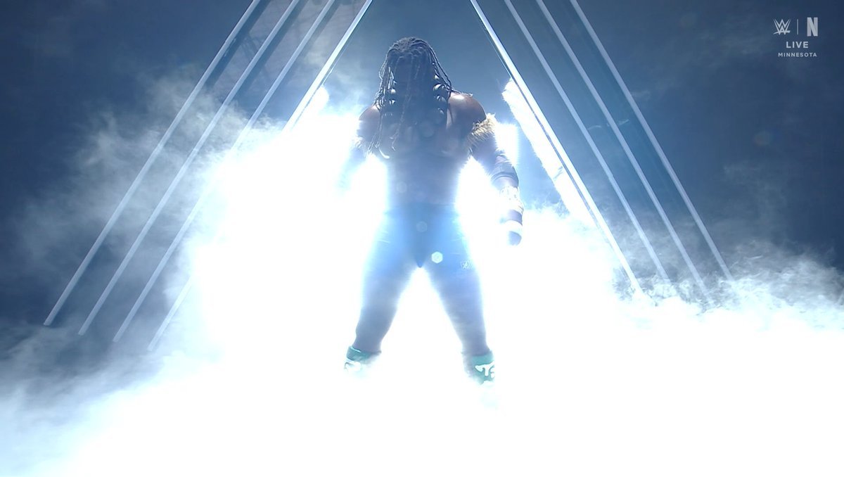 SkyPunker's tweet photo. OMG OBA OWNED THAT STAGE🔥
#SummerSlam https://t.co/JiAbnaThGG