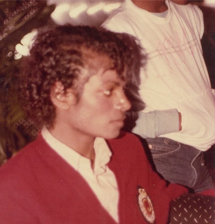 mjshqz's tweet photo. favorite applehead photos of all time my tiny !!!! https://t.co/I2IR8TBR7K