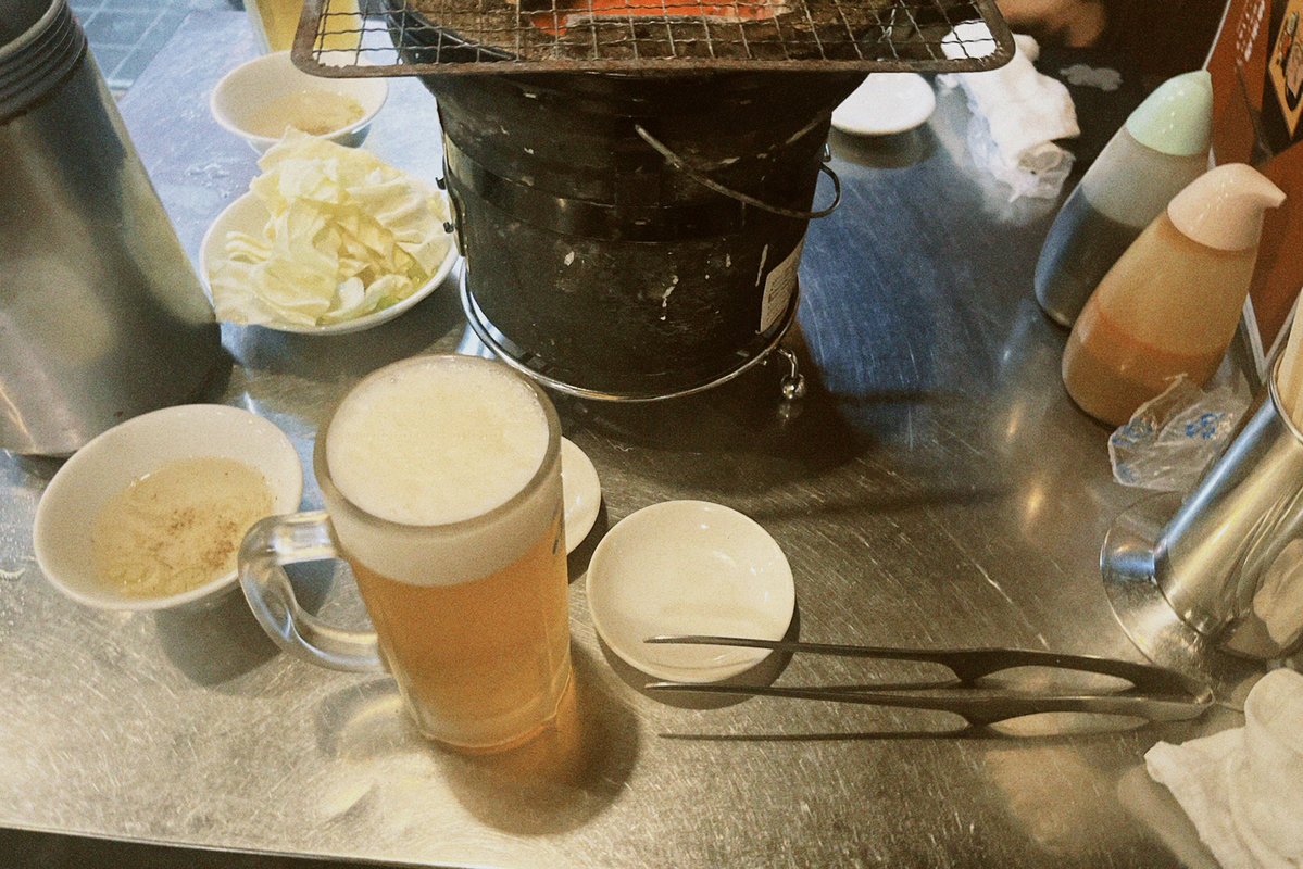 hirohiroto1031's tweet photo. 昨日はエアコンが効いてない所で、焼肉を食べました。暑くてお酒が進みました。 https://t.co/fnoBoUv3DA