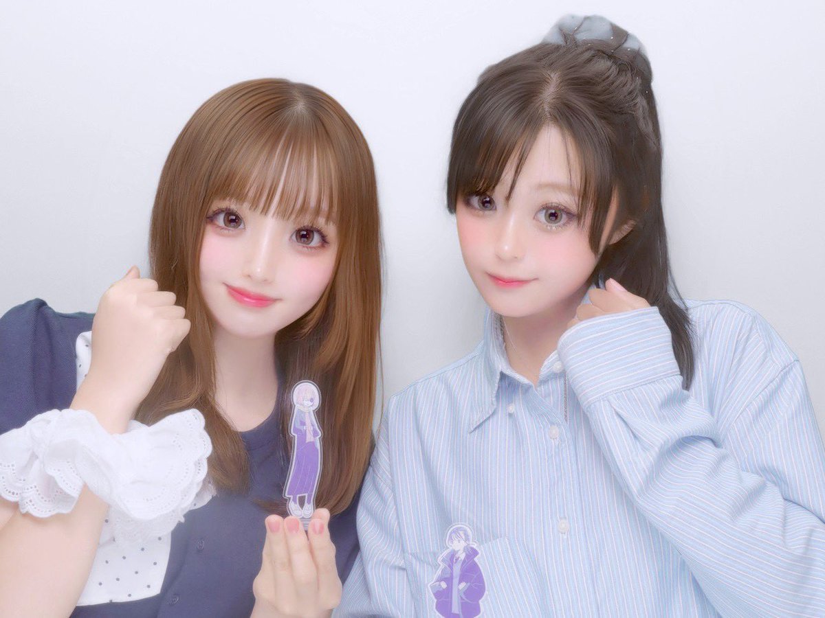 utalyanishere's tweet photo. #ザ・レンチキュラーズ すだこ役の古鳥舞菜ちゃまに 聖地巡礼 に連れて行ってもらいました。 聖地巡礼というのは生まれて初めての経験でした。 暑い中トコトコ歩いて楽しかったです まいなありがとう🌻 次はキービジュアルの階段を目指すのです🧤三池とドニーのグッズも欲し...ナ...。欲しい...ナ...！ https://t.co/omdxFAPxKg