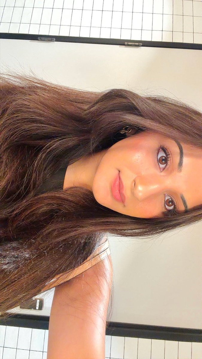 tingloo3's tweet photo. happy national girlfriend day to @squishfunny who’s prettier, funnier, and treats me better than every man i’ve ever talked to 💕 https://t.co/C38luuDlAp