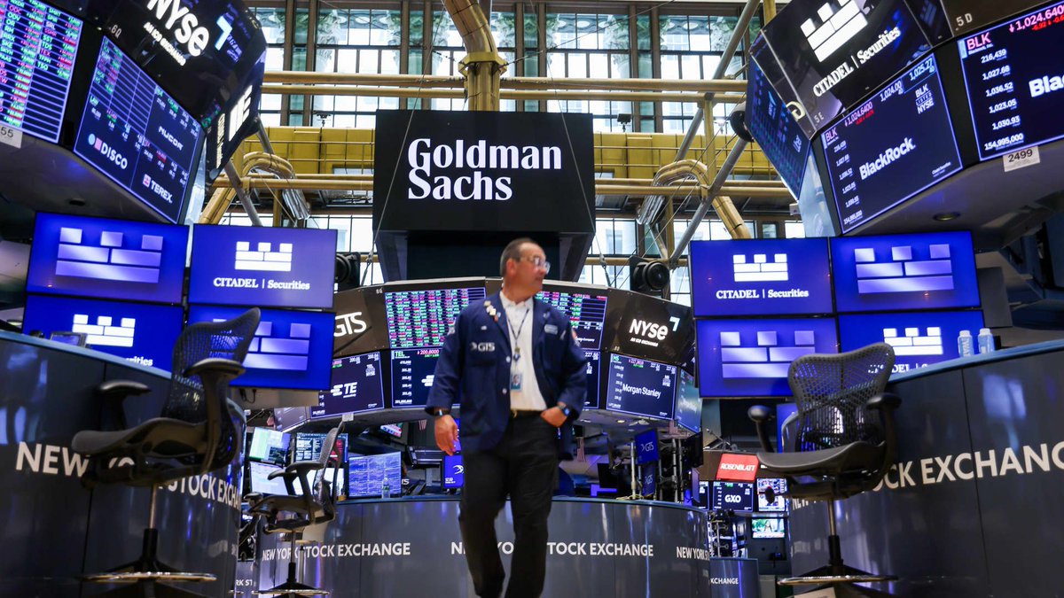 0xMarketlog's tweet photo. MARKETS
Goldman Sachs traders are on pace for a record year. In a new interview with CNBC, a Goldman executive discussed what is driving stocks, where markets are headed and how the bank's equities desk contributes to growth. The interview offers a close-up look at the trading operation behind that pace.