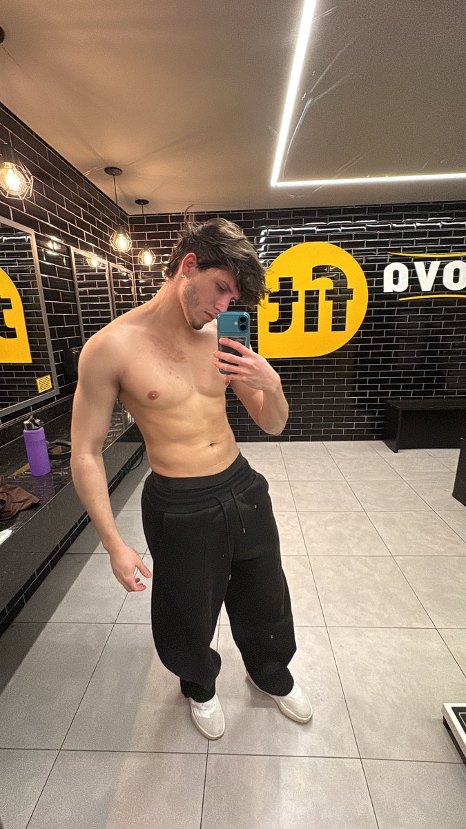 vinyhribeiro_'s tweet photo. 👅 https://t.co/dRwyOj4ygi