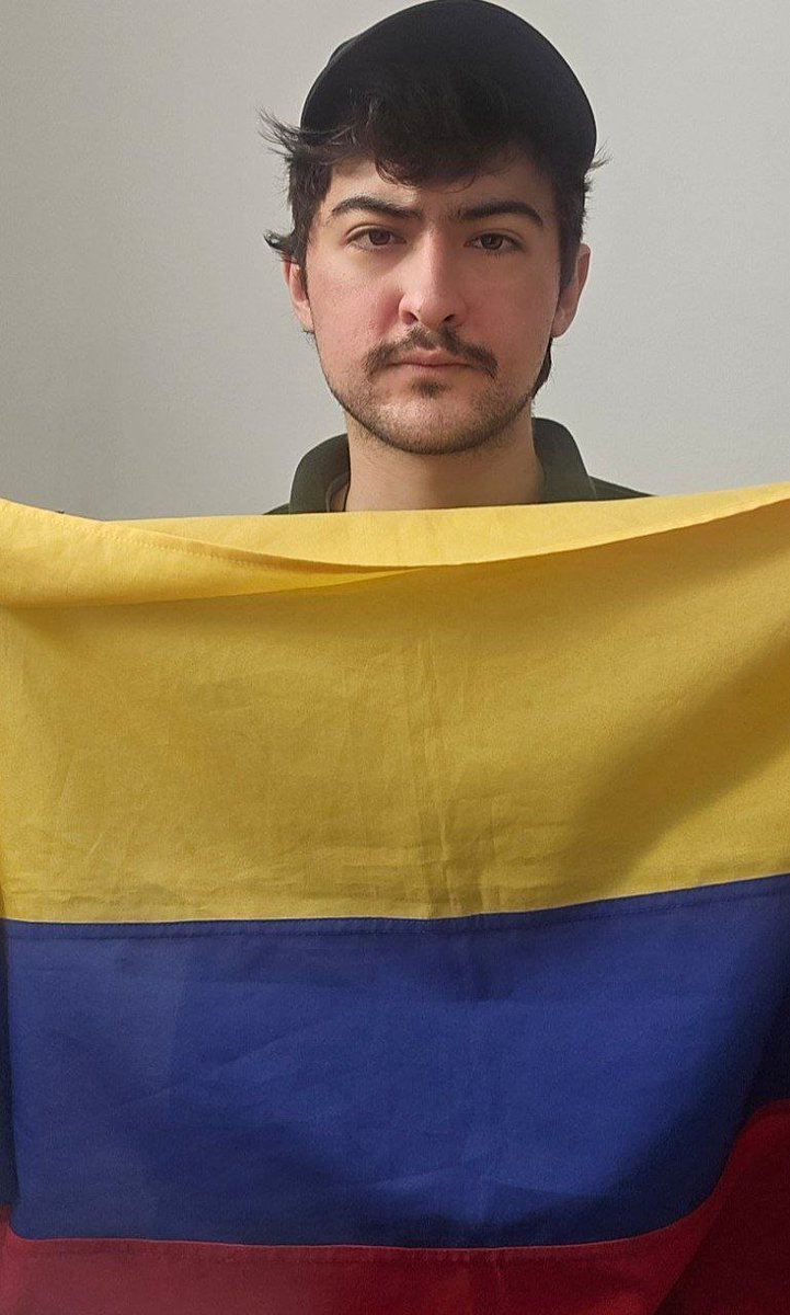 r3ntas's tweet photo. Soy de derecha pero no por eso apoyo el estado de Israel.

Estoy lejos de ser Goy, aunque soy antisionista no soy antisemeta.

Todo con justas proporciones, las únicas banderas que uso son 3:

La del Catolicismo🇻🇦
La de mi patria🇨🇴
La del país que me dió oportunidades🇹🇷

🚂🚂🚂🚂 https://t.co/tAg1EbdKrT