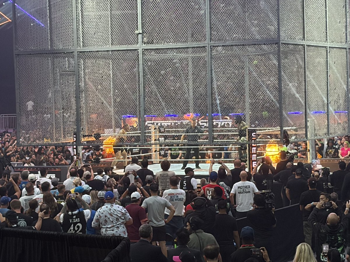 WrestleRant's tweet photo. BIG FIGHT FEEL for Brock Lesnar vs. Oba Femi inside Hell in a Cell! #SummerSlam https://t.co/6ekaNUCf3A