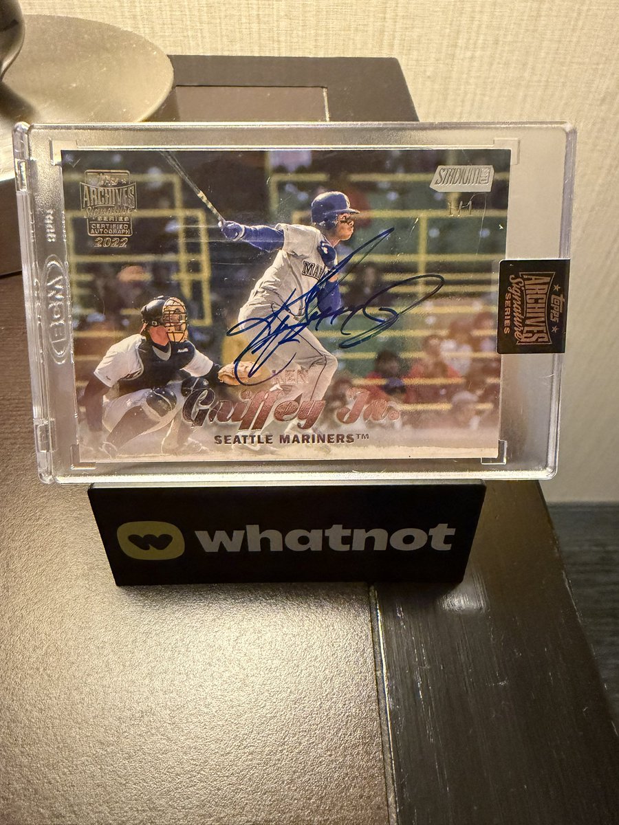 Full_Count_BB's tweet photo. Here’s my dads biggest pickup 
2022 Topps Archives 1/1 Griffey Jr. auto
#griffeyjr #nationalcardshow #autograph https://t.co/23p5EJGuXr