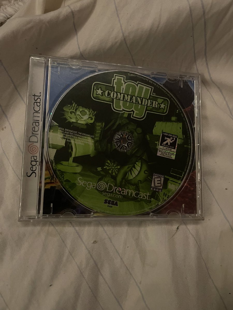 clarabelleisgay's tweet photo. I may be in a lot of pain and still dealing with health stuff, but my Dreamcast and games like this really help. ❤️🎮
Also… be nice to your toys. 😤😂
#ToyCommander #SEGA https://t.co/uElNIh7wo5