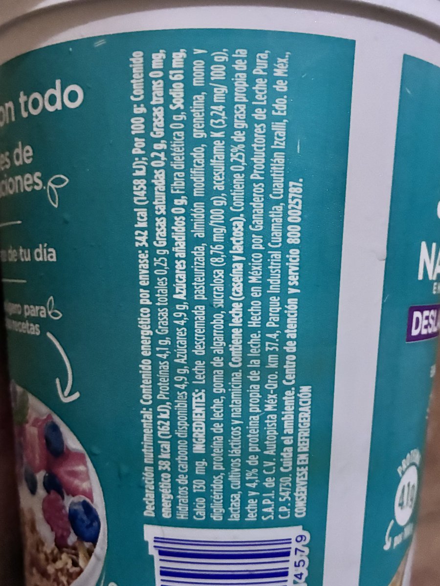 Jadsweee's tweet photo. Hola mutis y no mutis vengo a recomendar este producto si son de México, todo el bote tiene menos de 345 calorías 💗🫪 https://t.co/YL5IHwhVf6