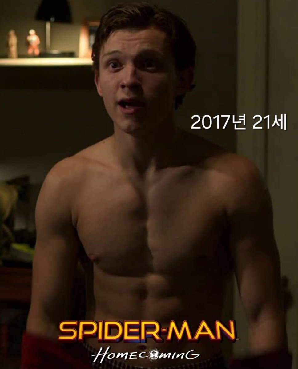 it_sallgoodman's tweet photo. 소년에서 남자로

🕸스파이더맨 톰 홀랜드의 몸매 변천사🕸

19살 처음 스파이더맨이 된 톰 홀랜드는
<시빌 워> 당시 근육이 덧대어진 슈트를 입었는데

이후 작품을 거듭할수록 의상 속 근육 보정은 점점 작아졌다고 한다 https://t.co/MjHep6ffLa