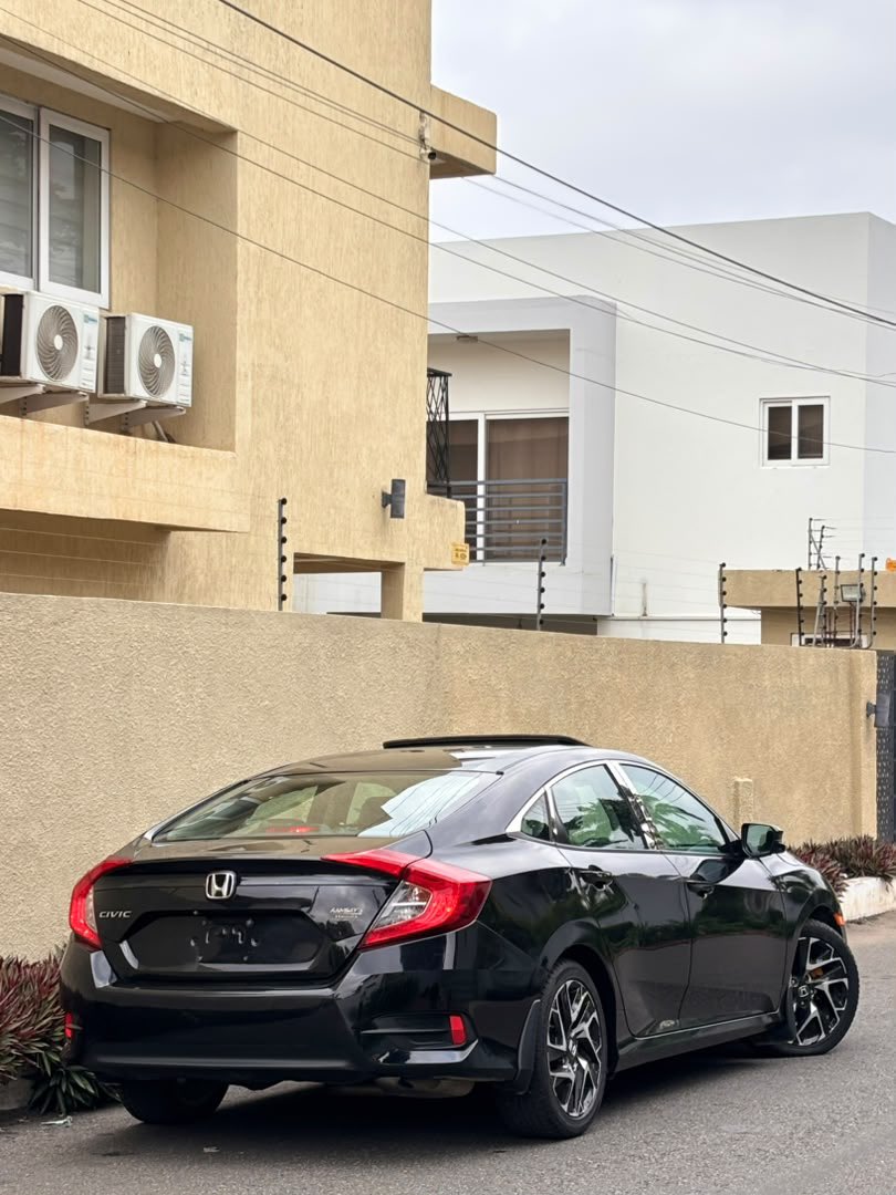 fourthspeedgh's tweet photo. 2017 Honda Civic Ex 2.0L 
Cleared November 2025 
80,000 milleage 
Sunroof 
Fully loaded
Push start 
Side and reverse camera 
Price:¢175,000ghc

Contact: +233593922214
If interested 

Location: Accra, Ghana https://t.co/lmMmittjDp