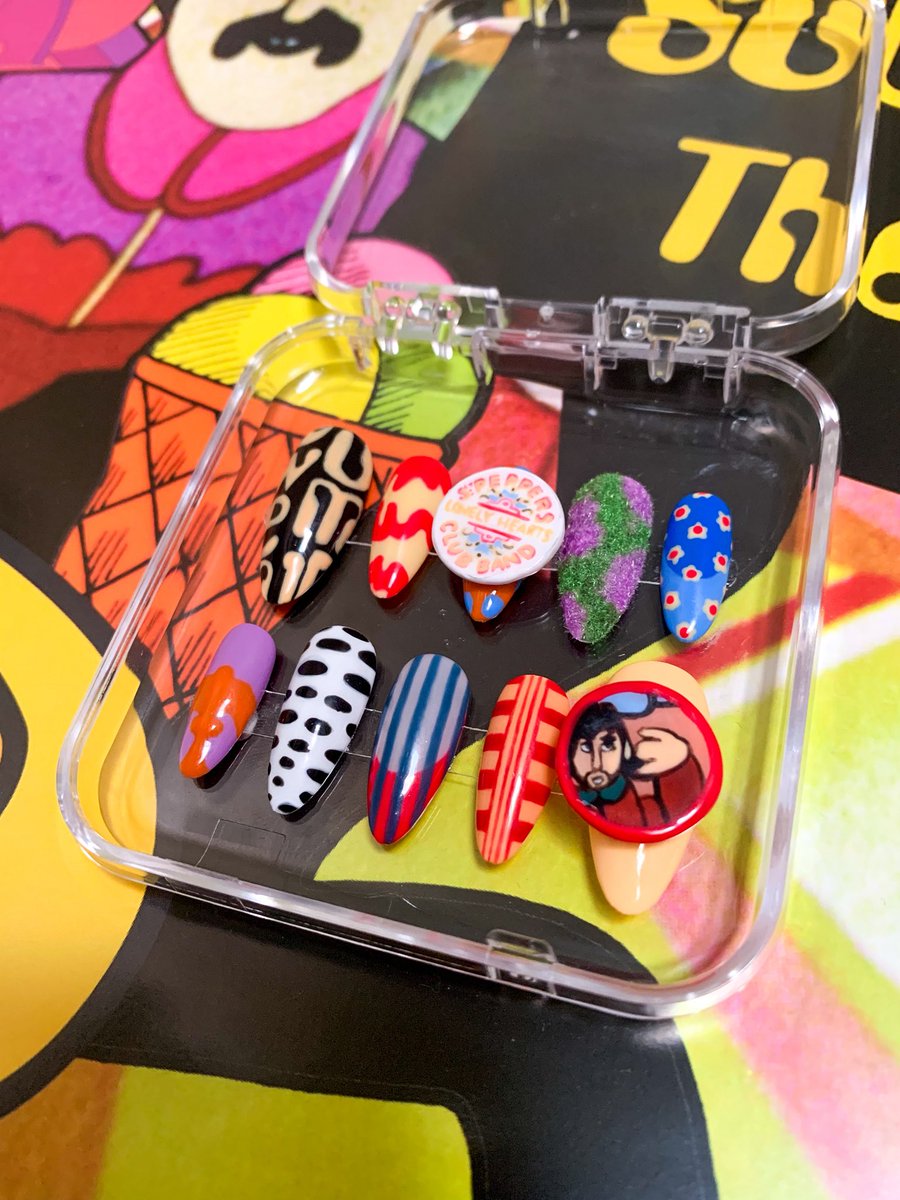 Val_zilla_'s tweet photo. yellow submarine press on nails from last yeat #thebeatles #beatlestwt https://t.co/Mg9BoL7bdO