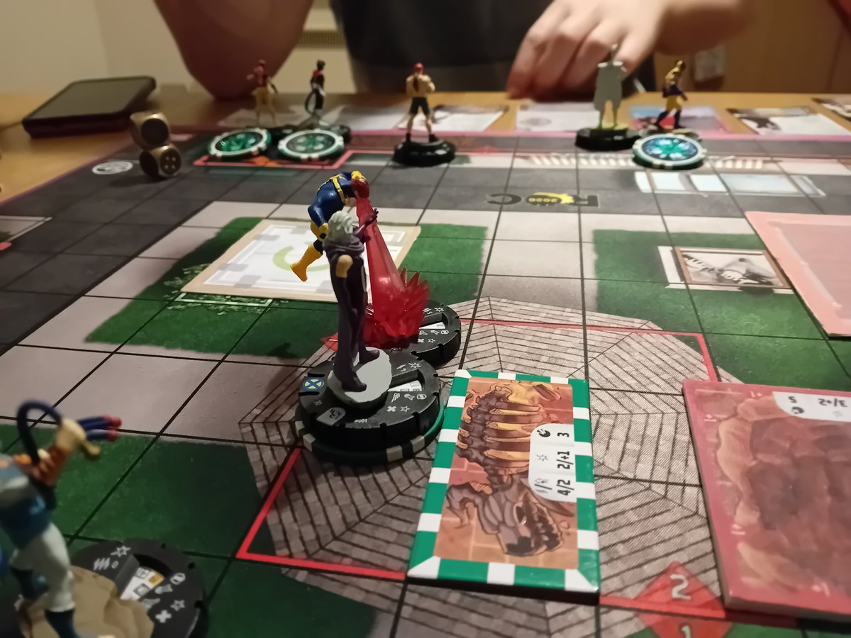MarkLegend007's tweet photo. Game 28 #heroclix time for Thundercats vs X-men https://t.co/PlUxqduqhi