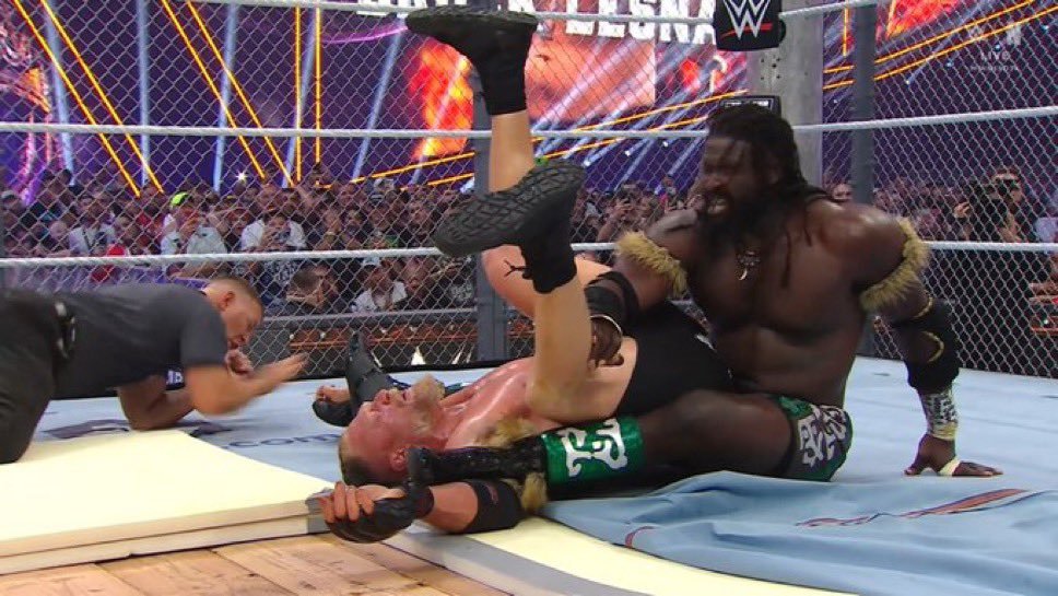 SkyPunker's tweet photo. HELL YEAH PISSNAR GOT BEATEN AGAIN BY THE RULER!🙏🏻
#SummerSlam https://t.co/wGwKZBR6KF