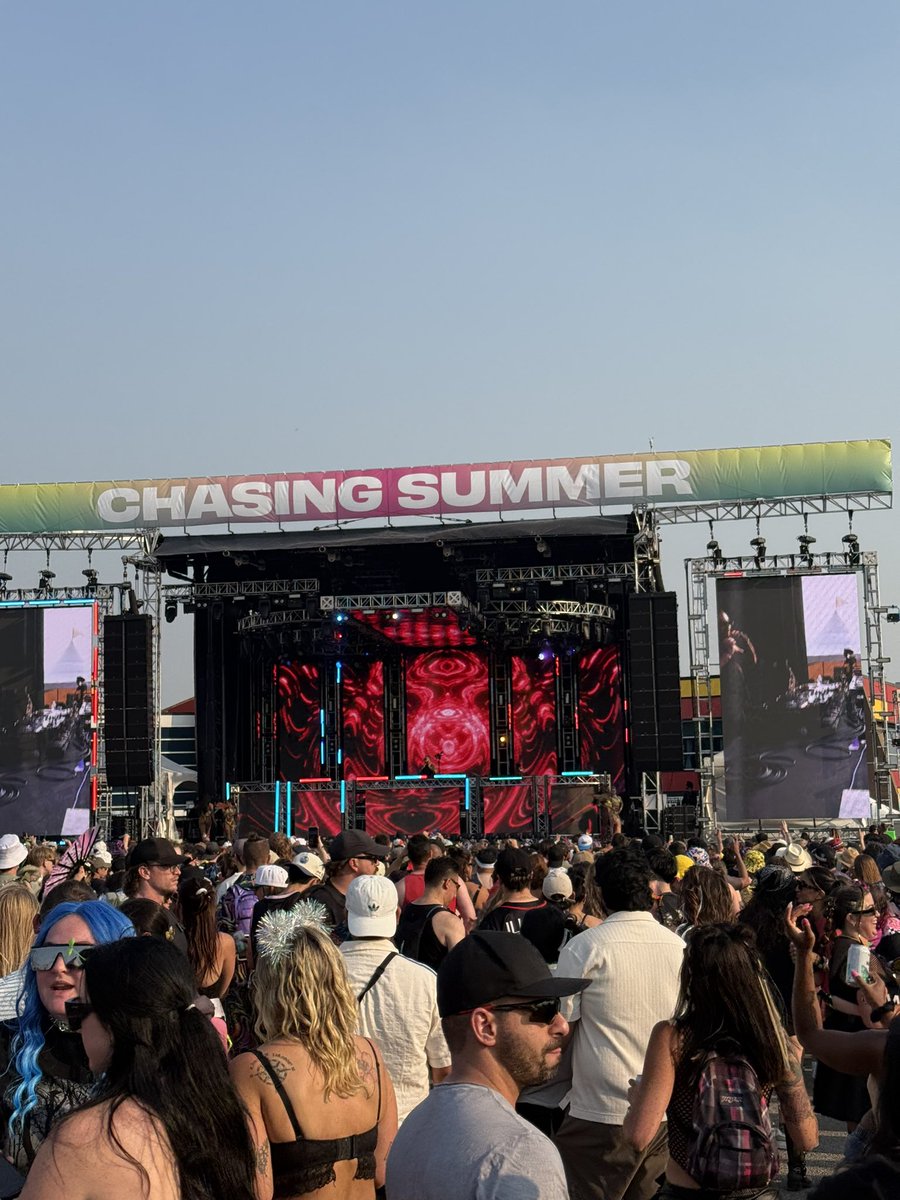 primetimeklein's tweet photo. This has quickly turned into one of my highlights of the year in #yyc #ChasingSummer https://t.co/iU21F1MYpj