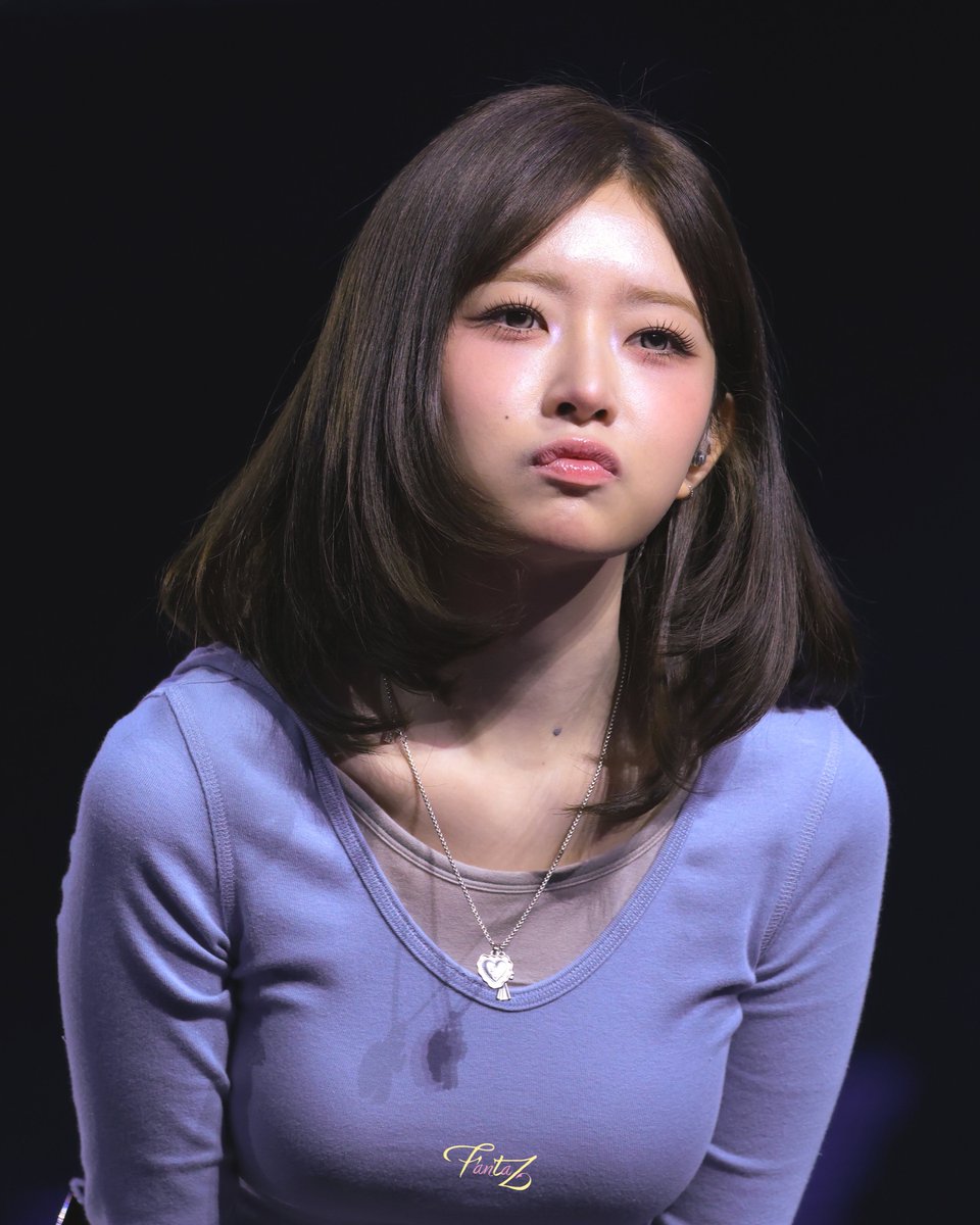 hourlynaoirei's tweet photo. #IVE #REI #아이브 #레이 #レイ https://t.co/Ee0bAozf2o