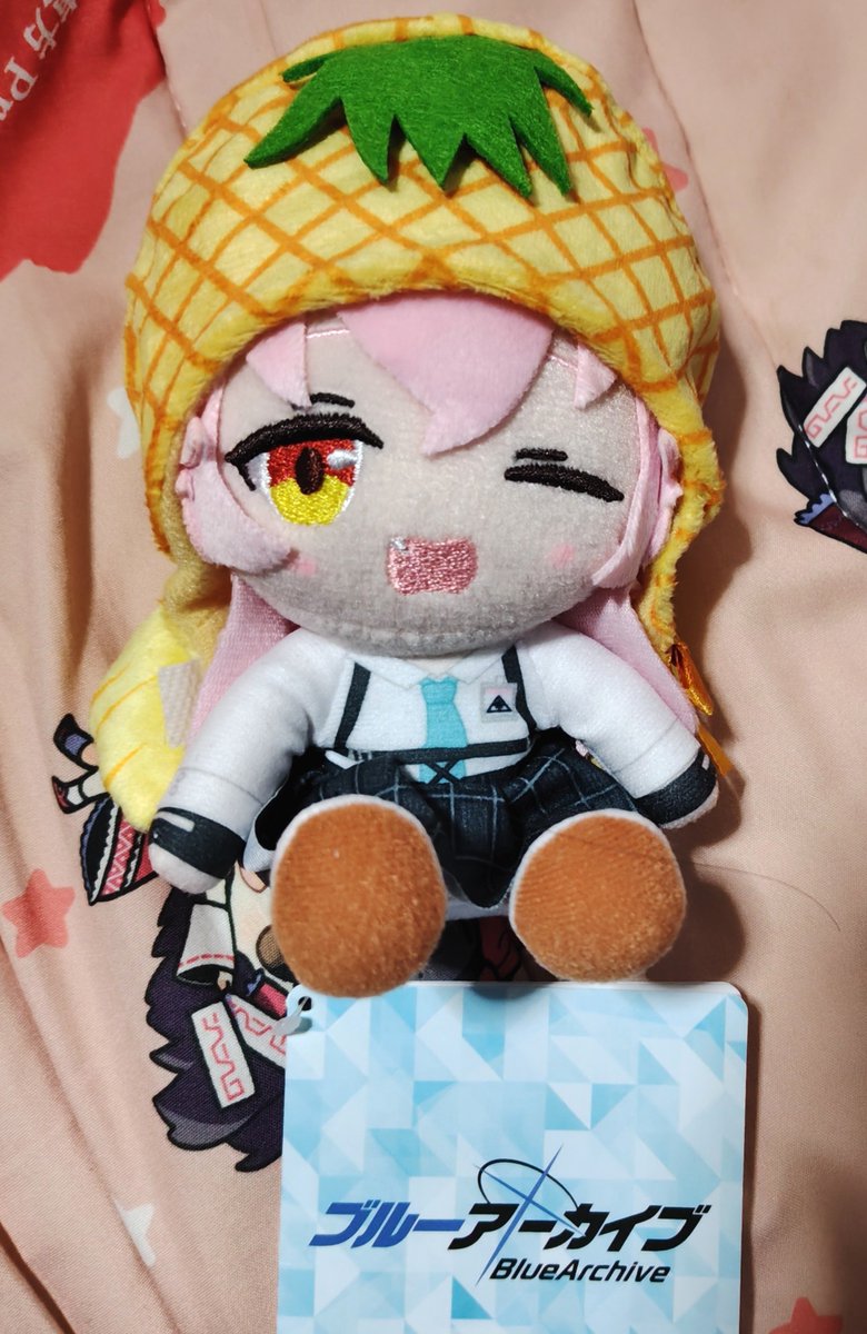 Kusino2D's tweet photo. ガチャで手に入れたぬいぐるみ頭巾、我が家のおじさんにジャストフィット✨ https://t.co/2i1MmmD7K7