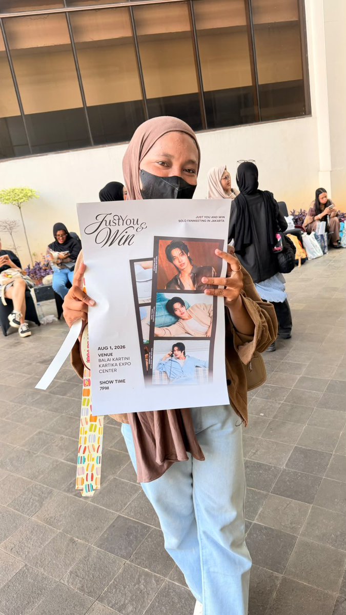 WinUnionINA's tweet photo. We’d like to share some photos of everyone who received the giveaway tickets from @winunionina 💚

Thank you for joining and supporting Win at his fan meeting in Indonesia this time!

We hope you had a great time☺️

See you in the next project!✨

WIN FANMEETING IN JKT
#JustYouandWin1stsoloFMinJakarta
#winmetawin @winmetawin