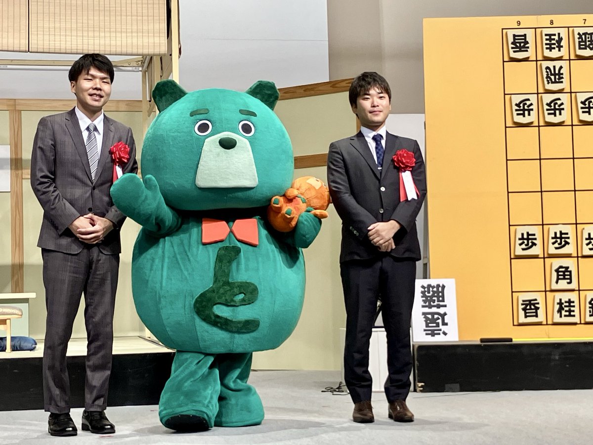 shogi_jsa's tweet photo. #JT杯 福岡大会の写真をInstagramに投稿しました。

八代弥八段と増田康宏八段の初出場対決となり、八代八段が勝利。初出場で白星を飾りました🎉

会場の様子とあわせてぜひご覧ください。
Instagramはこちら👇
https://t.co/FPFRfWiTM6 https://t.co/aicgFdDeYB