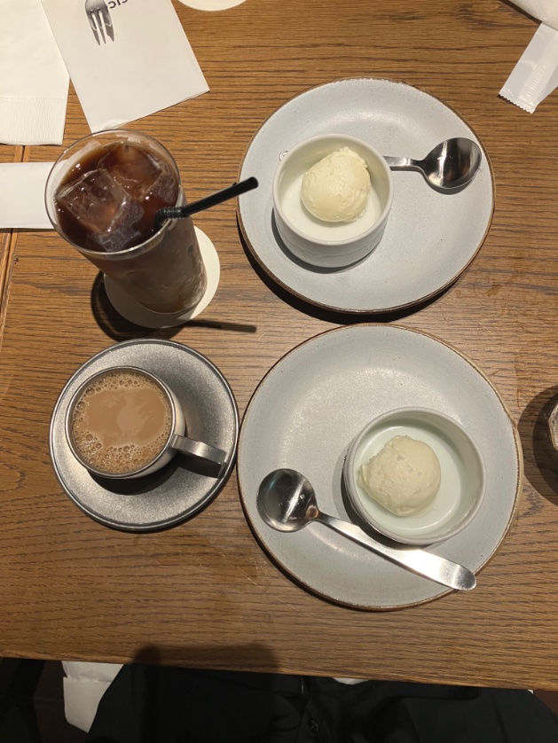 ccr_ribbons's tweet photo. 7月おつかれさまランチ😋

失敗したくなくて
新規開拓せず
オキニのお店に行きがちです

#cicon 
#セミビュッフェ　
#塩バニラジェラート　
#girlsonly 
#byebyejuly 🍨
#夏はこれから　
#summergoeson https://t.co/6cQkOb14lw