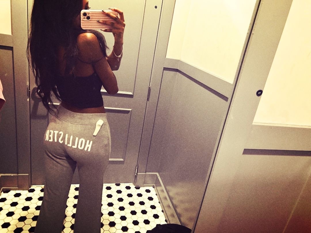 yslsaintbarbie's tweet photo. my vibe this month https://t.co/uVS7Pu66SY